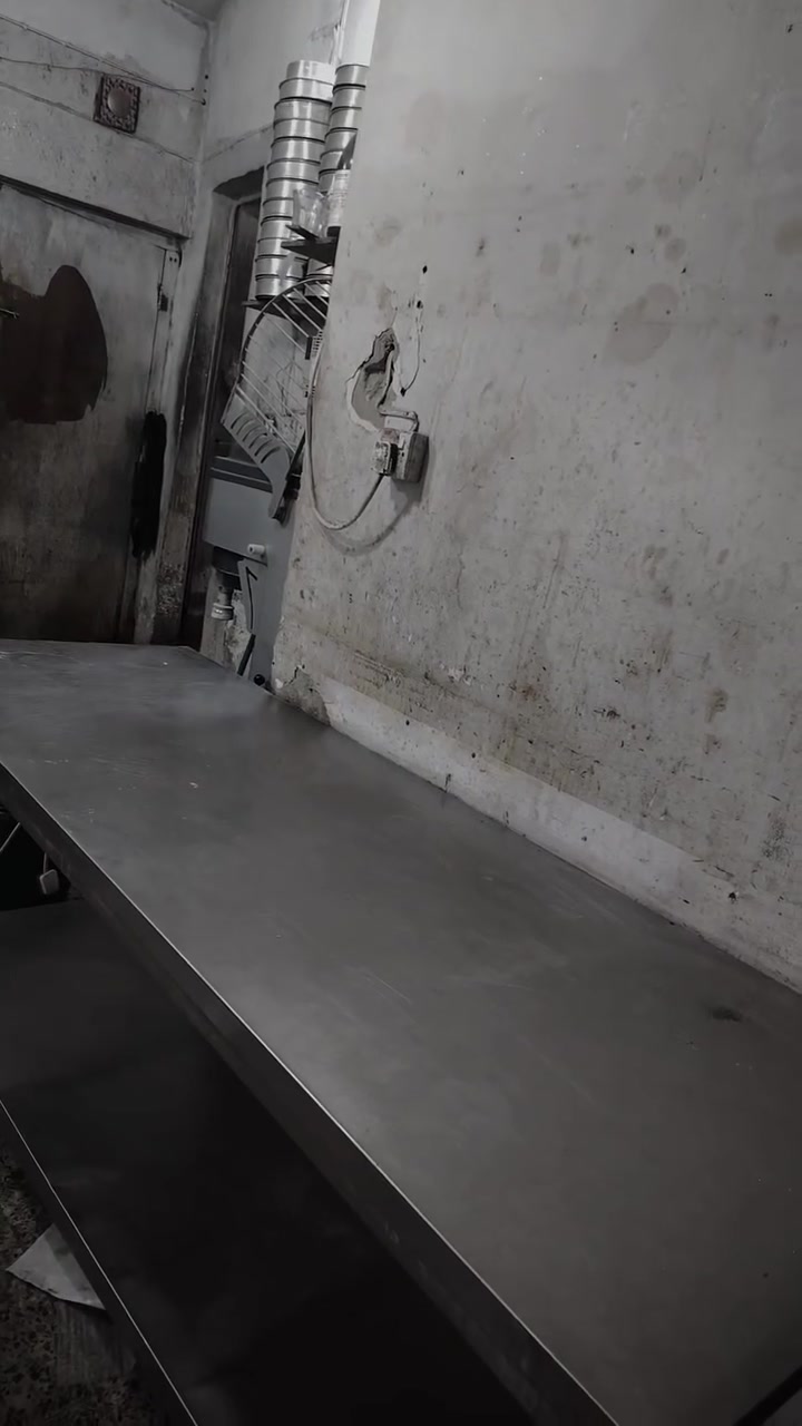 سلام عليكم ميز سل ستيل نضيف قياس للارتفاع ٨٠ الطول مترين للبيع ٢٠٠ وبي مجال للطيبين ***********
