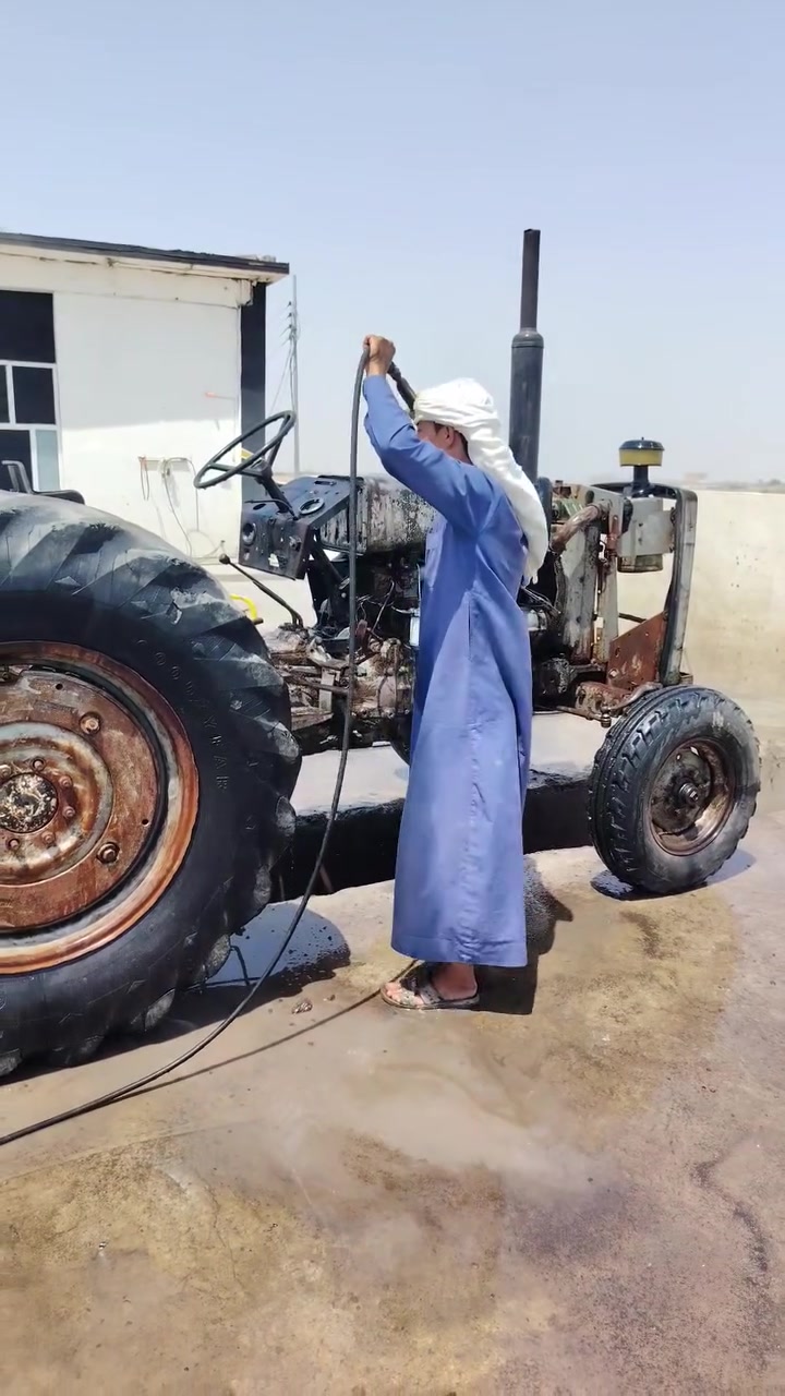 فوركسن حجم 290 للبيع نطلب خمس ونص مليون وبيه مجال والعنتر نطلب مليون وستميه وبيه مجال والشراي يتصل ***********
