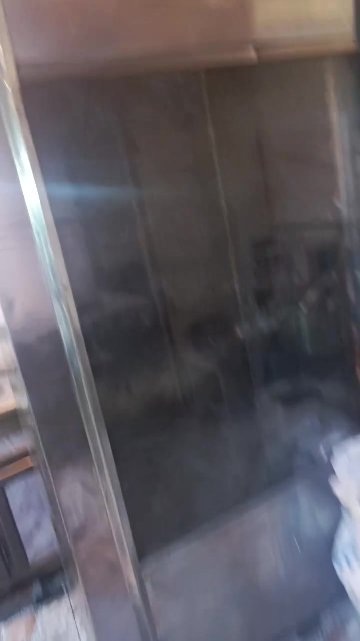 للبيع شوايه دجاج 8 شيش مستعمل قليل. العدد 2 يوجد حمايه جديده للستفسار على رقم *********** العنوان رمادي    العنوان رمادي
