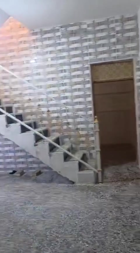 بيت ايجار درجه اولى ١٠٠م
النداء قرب المدرسه الورديه 
استقبال وصاله وغرفه ومطبخ وصحيات داخليه وخارجه 
السعر ٢٥٠
رقم الهاتف *********** @

