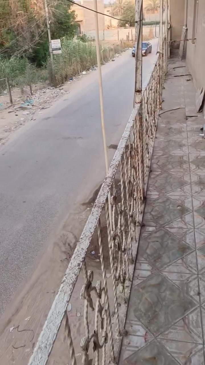 شقه للايجار طابق أول غرفتين وصاله ومطبخ وحمام طريق بغداد عامود ٣٧حي الحوراء قريب من شارع بغداد للاستفسار الاتصال على الرقم ***********
