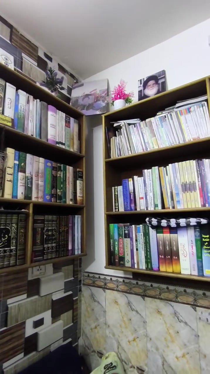 للبيع: مكتبة متكاملة (محتويات + خشب)
للبيع مكتبة كاملة تتضمن الرفوف والخشب المصمم للكتب، مع تشكيلة واسعة ومتنوعة من الكتب والقراءات التي تشمل:
​كتب دينية: أمهات الكتب والمصادر الإسلامية.
​كتب تعليمية: لمختلف المراحل والتخصصات.
​قصص الأنبياء: وسير الصالحين والأخلاق للأطفال والكبار.
​عناوين متنوعة: تشكيلة شاملة تلبي كافة الأذواق والاهتمامات.
​السعر: مليون و300 ألف دينار (مع إمكانية التفاوض البسيط للجادّين).
​للتواصل والاستفسار:
يرجى المراسلة عبر الخاص أو الاتصال على الرقم: [***********]
