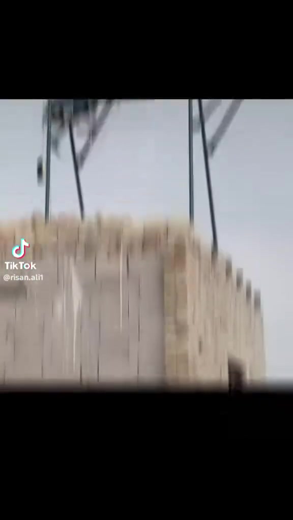 ﴿بِسْمِ اللَّهِ الرَّحْمَٰنِ الرَّحِيمِ﴾
ياألله ألله هم صلي على محمد وآل محمد مستعدون 👷🏻‍♂️لتفليش البيوت 🏘ولبنايات🏬 مع رفع النقاذ وفرش سبيس وتسليمها قطع جاهزه للبناء🧱  بأنسب السعار 🔴العنوان ميسان /العماره للستفسار نتصل على الرقم💕»(***********)«💕
