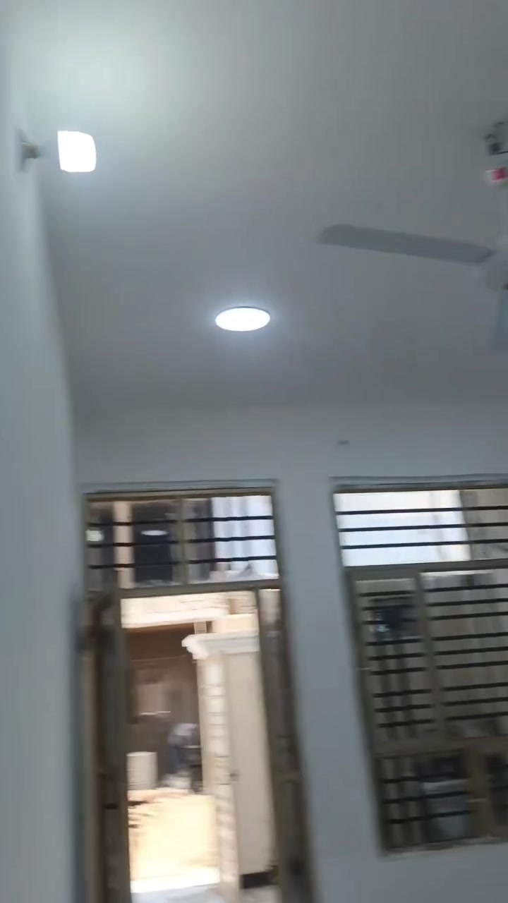 سلام عليكم بيت البيع الموقع دور زراعه ثالثه غرب ثانيه مساحته 100غرفتين سعر 74بي مجال ***********
