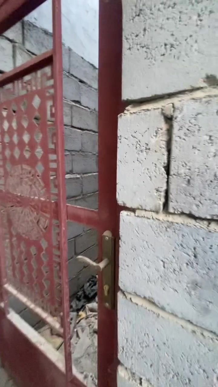 للبيع في حي الجولان الثانيه مساحة 100 طابو زراعي سند بسمي شارع 7 مستعجل على بيعته قفل 22 رقمي ***********
