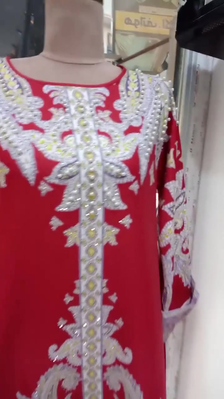✨ صيفچ يستاهل أناقة استثنائية ✨
دراعات صيفية بتفاصيل راقية ولمسات أنثوية تخطف النظر 🤍
خفة وأناقة وراحة بكل تفصيلة، حتى تكون إطلالتچ مميزة بكل وقت 🌸

اختاري التصميم اللي يشبه ذوقچ وخلي حضورچ يحچي عن فخامتچ ✨

📩 للطلب والاستفسار راسلونا خاص او واتساب ***********
متوفر توصيل ⭐ 
🛍️ متوفر الآن لدى أزياء أمواج
العنوان: بغداد/سبع البور/شارع السوداني/مقابل الدكتوره موج صاحب العامري.
