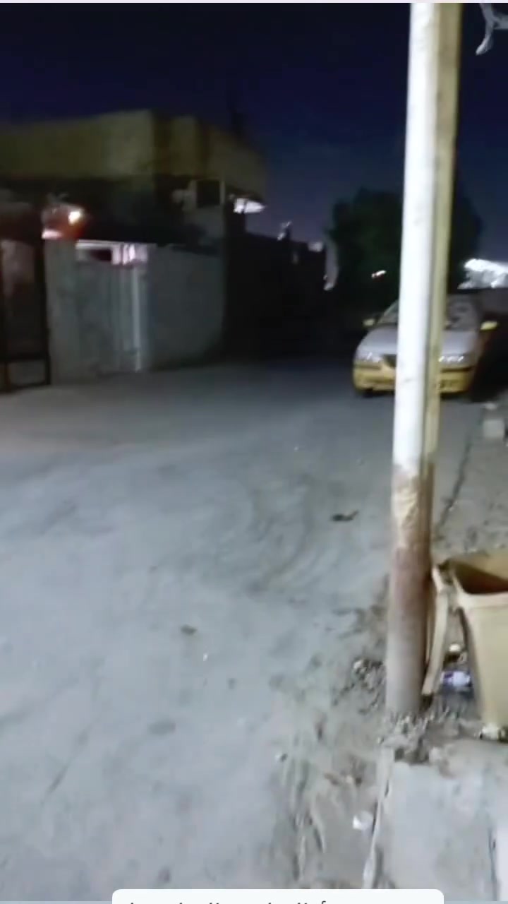 السلام عليكم بيت للبيع مساحه 100 متر عنوان بغداد بحيور بيت جديد صار له شهرين صار له شهرين معروض ب 60 وبي مجال***********
