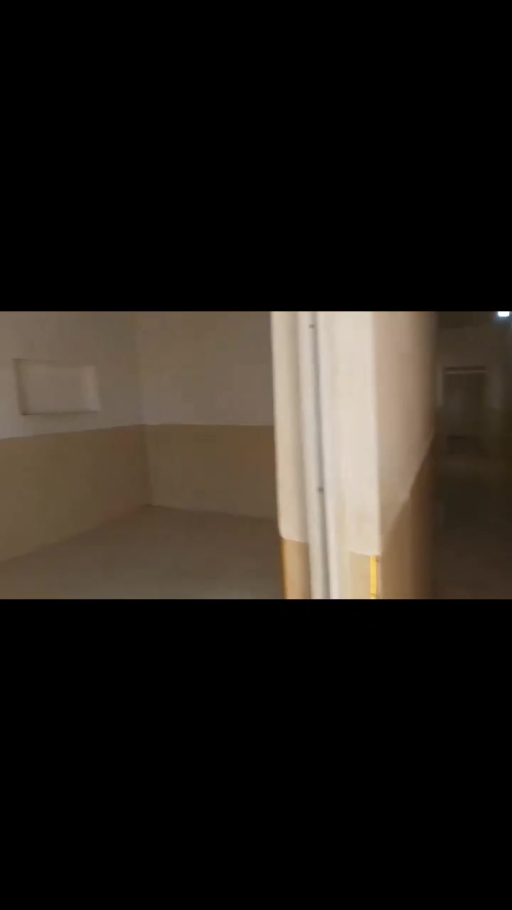 دار للبيع حي العسكري زراعي 
مقابيل جامعه خديجه 
مساحه بيت 100 متر 
بيت نظيف حلو تفاصيل موجود بالصوره 
بيت حاليا قاعد بيه مؤجر 
بيت خامس فرع 
 سعر البيت 36 ملعون 
رقم صاحب البيت
***********
مكلف بالنشر
