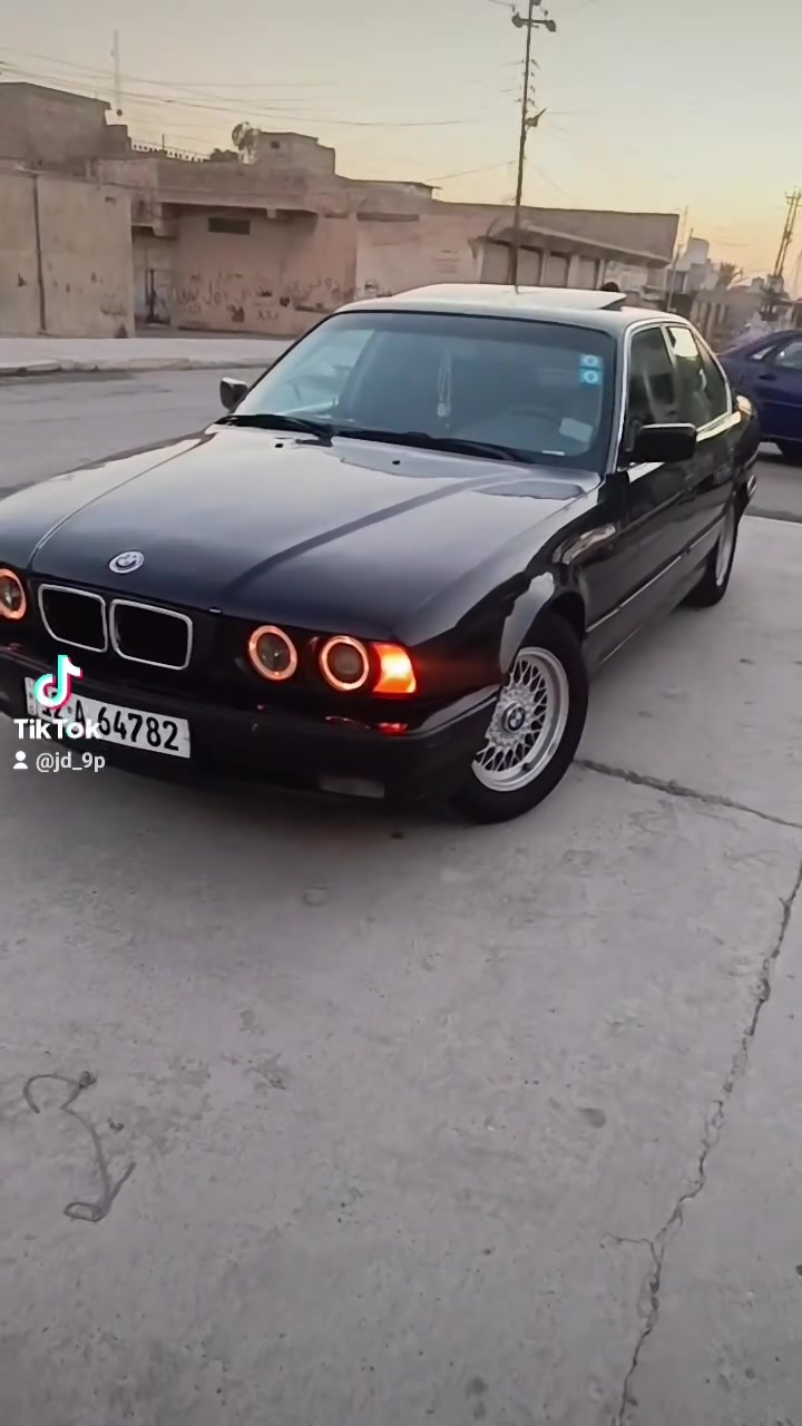 للبيع BMW 525i
اصل وفصل
رقم نينوى مسطرة بسمي سنويه وهزة جديدة مع كوبون
كير اوتوماتيك دبل اوفر
تبريد ثلج قطعتين 
غرفتها جلد بالجيس
فتحه سلايت بي قطعتين صبغ بدون دواخل 
اربع جامات كهربائي 
لايتات زنون 
والباقي كدام العين 
السعر 65
الرقم ***********
***********
