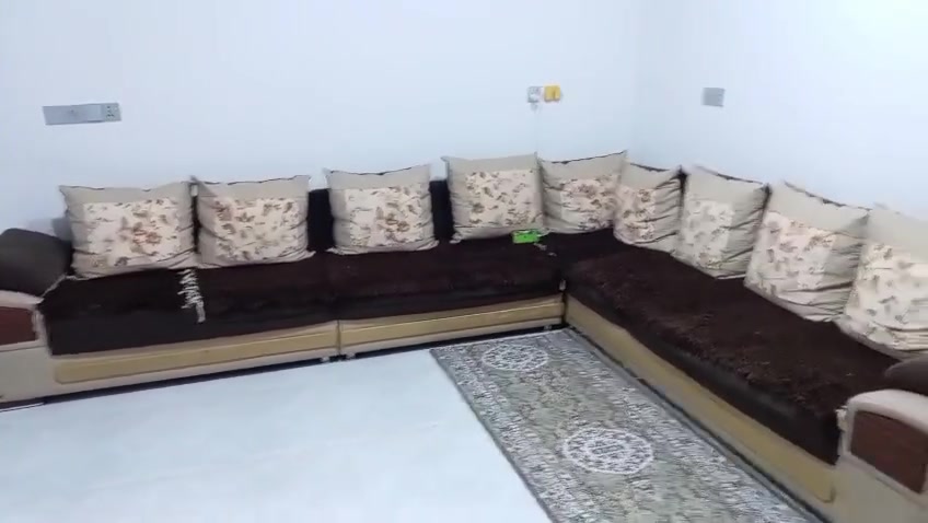 السلام عليكم تخم قنفات لبيع شرط النضافه السعر 175وبيها مجال الشراي يدخل خاص
