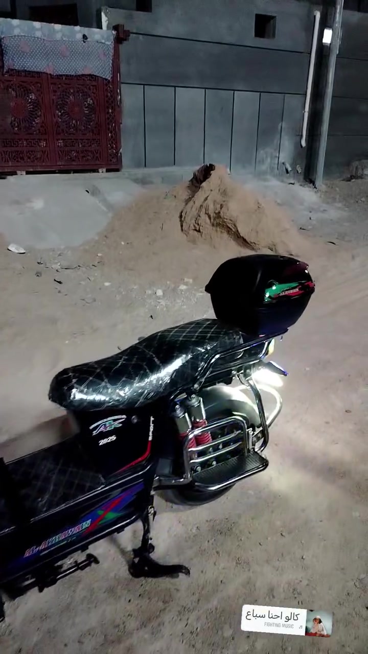 سلام عليكم دراجه جبلي للبيع 2025🚴‍♂️
بصمه وتشغيل عن بعد.💈
 نضام Rرجوع الى لخلف💈
لايتات زنون عالي ناصي 💈
بطاريات 6نوعيتهن ويلي 💈
دراجه كله شغاله وع فحص 💈
سعر 580وبيه مجال🤑
سفتسار خاص اول 
تواصل ع رقام ***********بي وتساب. 🤯☝
