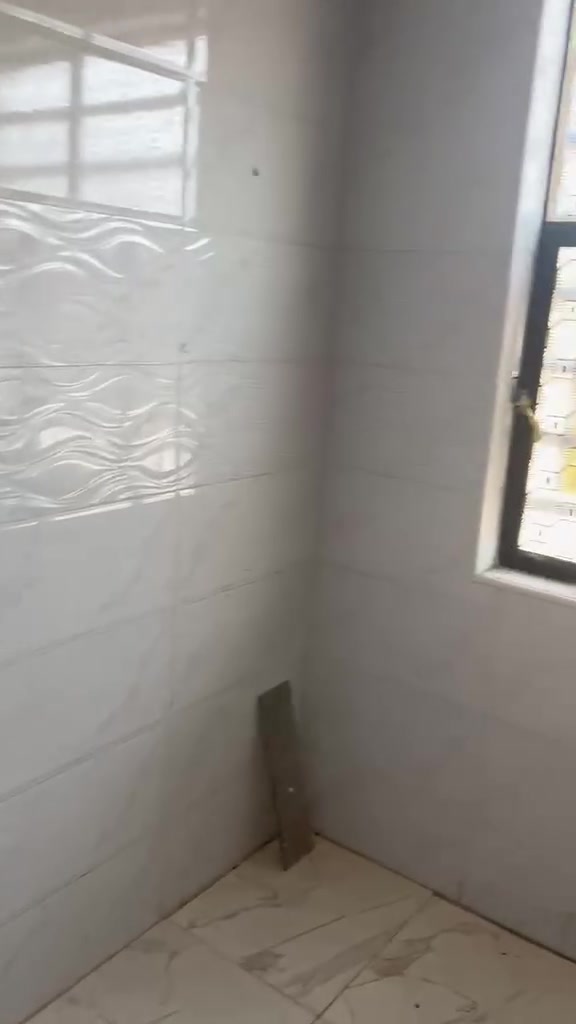 البيع بناء حديث 50 متر زراعي المكان النجف الكوفه حي ميسان شارع الشيوخ شارع البيت شارع تبليط نظيف اناره ليليه اسواقات انشائيه كل شيء يمك موجود السعر   30 27 ويبقن 3 كل شهر 200  انتصال *********** ما اجوب خاص فقط لو وتساب او خط
