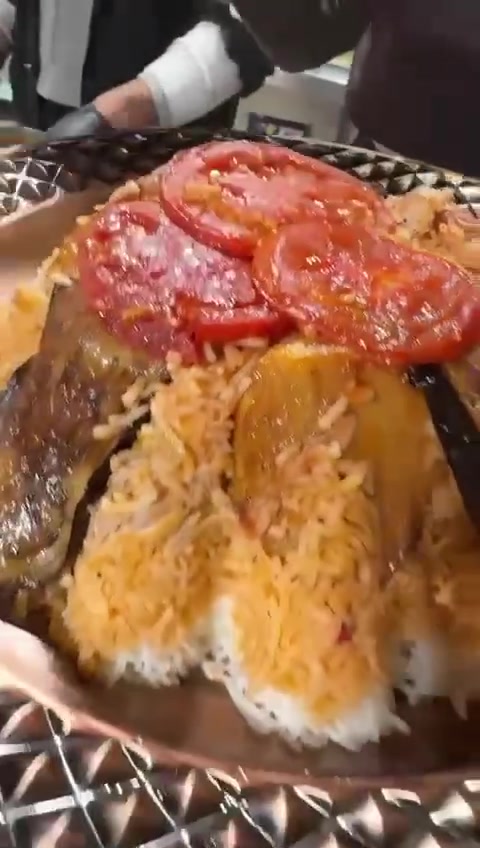 السلام عليكم اني شيف شرقي عام طبخ درجه اولى انواع المروگات والرز بأنواعه والدجاج الشوي والقوزي متفرغ حاليا للعمل في النجف ***********
