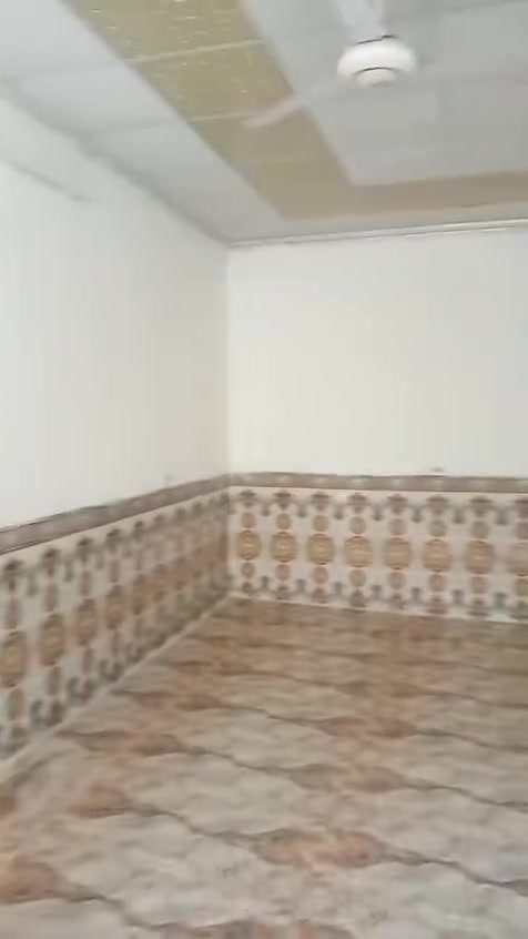 بيت ٢٠٠ متر  #للايجار بحي الزوراء ال٥٥قرب جامع لؤي العزي ايجاره ٣٠٠ للاتصال ***********
