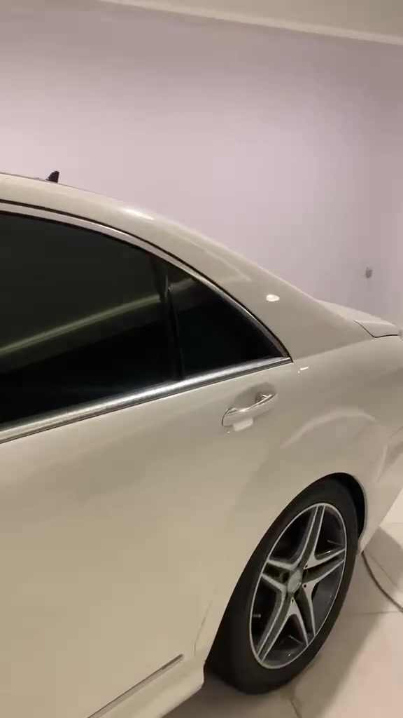 للبيع مارسدس S350 AMG موديل 2012 ماشيه 150 الف كيلو متر ،السياره خليجيه وكاله شركه باجگر فول مواصفات (باب طويله وبانوراما وجكات وكامرا وحساسات وداخل مميز لون قهوائي وكشنات تدفئه وتبريد حتى الخلفيه وبعد هوايه مواصفات)
السياره مكفوله بدون صبغ او تبديل بيها فقط بارد بالجاملغ الخلفي ،گير ومكينه بشرط
السياره مرقمه سليمانيه وجاهزه 

سعر 245$

ڕەقەم ***********
