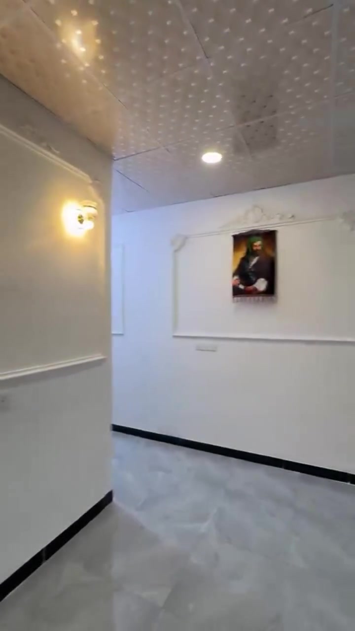 🏠 سكني استثماري للبيع – فرصة مميزة

📍 الموقع: داخل مجمع الملكي، مقابل الشموس
📐 المساحة الكلية: 100 م²
• البيت: 50 م²
• المحلات: 50 م²
📏 الواجهة: 5 م
📏 النزال: 10 م
📜 السند: 25
🏡 ركن زراعي

🔨 البناء: طابوق درجة أولى

البيت يحتوي على:
• صالة
• مطبخ
• حمامات
• غرفة نوم

✨ المجمع متكامل الخدمات، ويحتوي على:
تبليط – إنارة – مجاري.

📞 للاستفسار والاتصال:
***********
***********

🏢 المطوري العقاري
إذا عندك عقار وتريد تبيعه، تواصل معنا.

