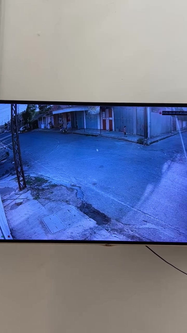 🔹 خدمة تنصيب كاميرات مراقبة 🔹
نقدم خدمة تنصيب كاميرات للمنازل والمحلات بشكل ميداني  

✔️ تركيب احترافي ومرتب 🛠️

✔️ تنظيم الأسلاك بشكل نظيف 🧹

✔️ تشغيل وفحص الكاميرات بالكامل ✅

✔️ تنصيب جميع انواع الكاميرات انلوك و كاميرات IP
📸
✔️ أسعار مناسبة 💰

✔️ ضمان على التنصيب 🛡️

📍 متواجد في جميع مناطق جنوب الموصل

للتواصل واتساب واتصال ☎️ ***********
@إشارة
