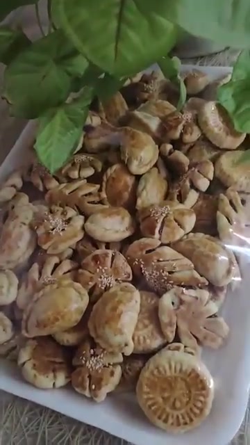 مساكم خير وعافيه بنات وفرت لكم اربع كيلوات مشكل كليجه اكيد حاره وهشه وريحه الهيل تجيج من الفرن الحجز والاستفسار مراسله الصفحه او على رقم الواتساب فقط***********☕☕☕
