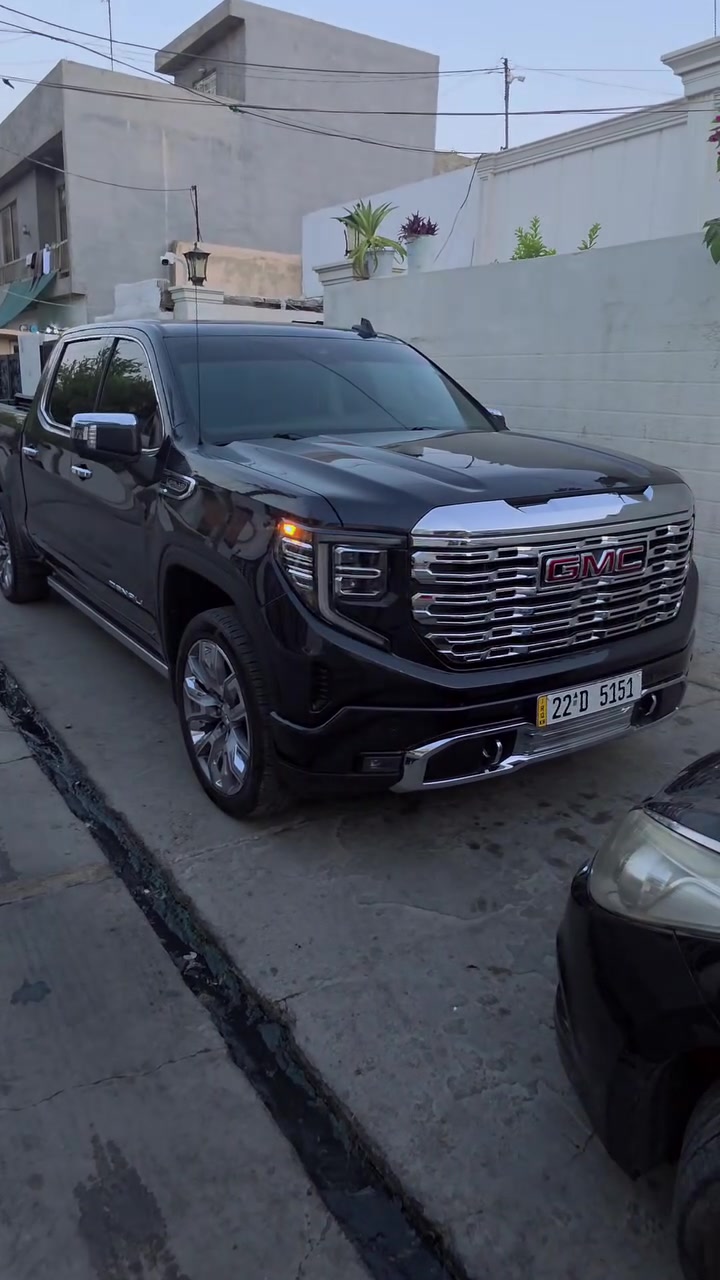 السلام عليكم
GMC DENALI 
2023موديل 
جيمسي  دينالي فول موصفات معروفه دينالي بالمواصفات 
كشن جلد كهرباء تبريد تدفئه
داتا شو 
كتاب تظليل .طخم تايرات جديد 
حداديه جديده 
دوسه كهرب بلادي
سلايت.
كاميرات محيطه 
رادار خلفي
رادار امامي
تحكمات ستيرن
مثبت سرعه
تحديد مسار
لايت زنون
الحادث نص جملغ امامي يسار
ايرباك سيترن راجع بلادي
باب كبير بودي قصير 
مكينة 8 سلندر 5.3
رقم شمالي اربيل
60 KMالف ماشي
سعر 430
عنوان السياره اربيل 
***********
***********.

