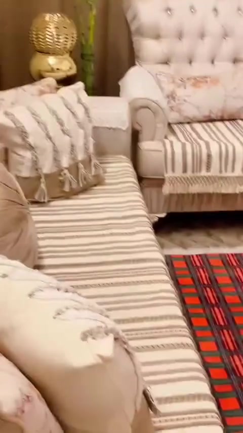 ميز طعام جديد ست كراسي ونضيف ب٣٠٠ وبي مجال وتخم جديد ماخذته بس مكان ماعدي رايته ب٦٠٠ وبي مجال مكاني بغداد ***********

