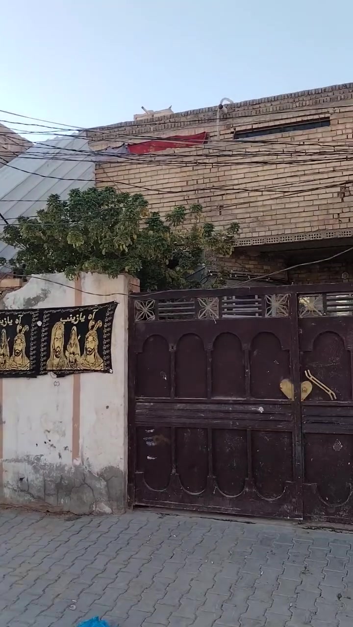 حي ميسان   150 متر الواجهة 7
طابقين نضيف شيلمان
غرفه وصالة ومطبخ وستقبال 
طابق ثاني  غرفتين وصالة  ومطبخ
***********
سعر 147 وبي مجال
