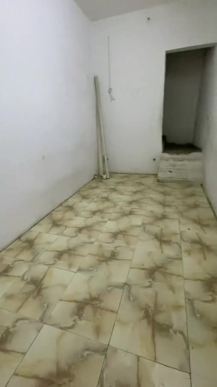 مشتمل للإيجار • طابق أرضي • غرفة واحدة