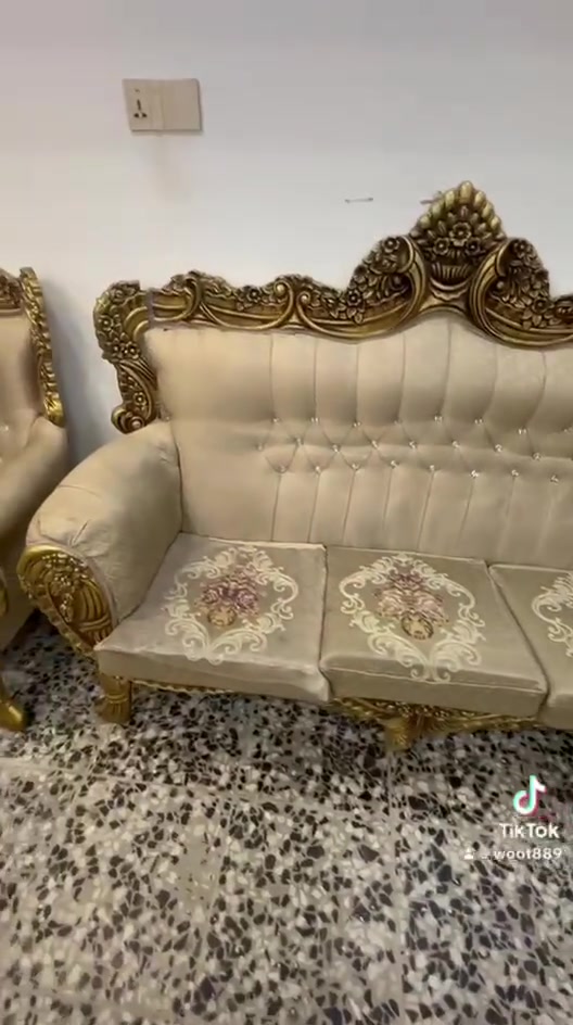 سلام عليكم جميعا قنفات للبيع ان مكلف بلنشر صاحب القنفات رقمه ***********
