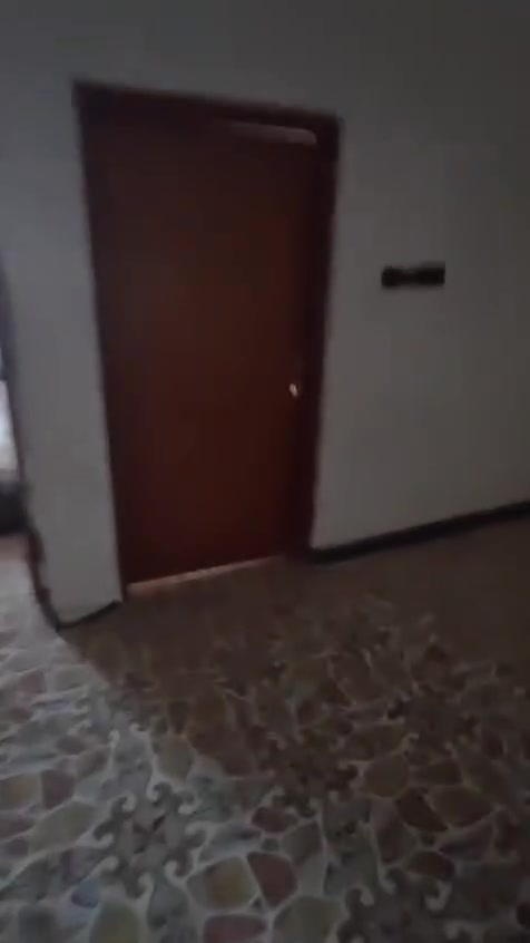 منزل للبيع قرب القطاع الصحي حي العمال طابقين يحتوي ٣غرف وصالتين ومطبخ كبير وطارمه وصحيات خارجيه وصحيات فوك مساحته ١٢٠ واجهته ١٠ متر *********** واتساب
