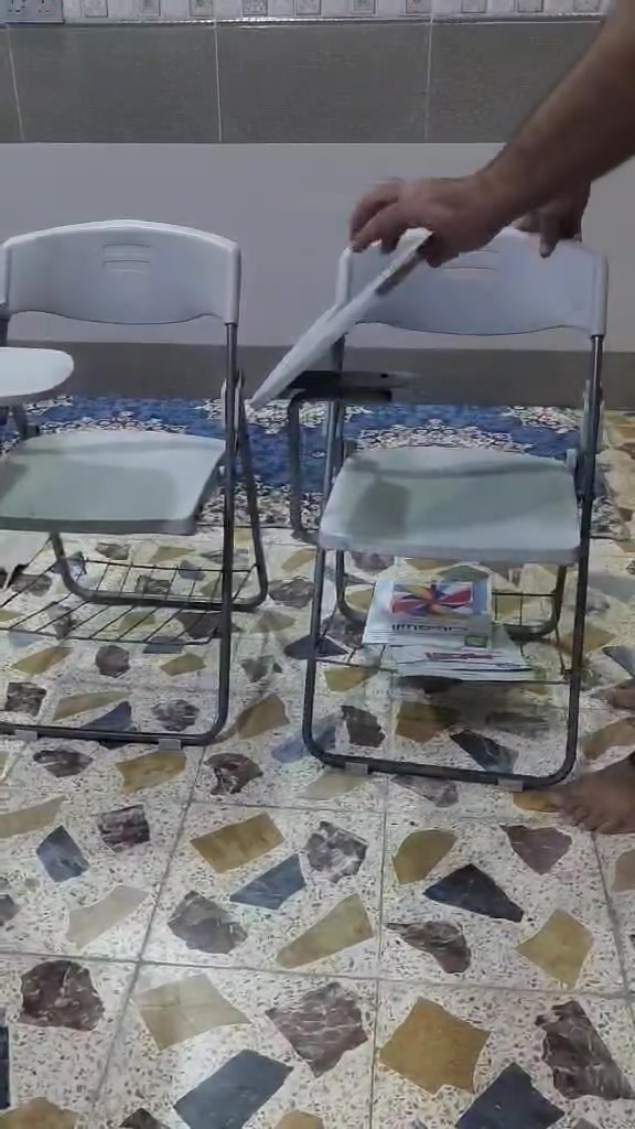 مقاعد دراسية • قابلة للطي • نضافة 95%