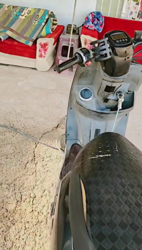 بوليس • نضيف • للبيع