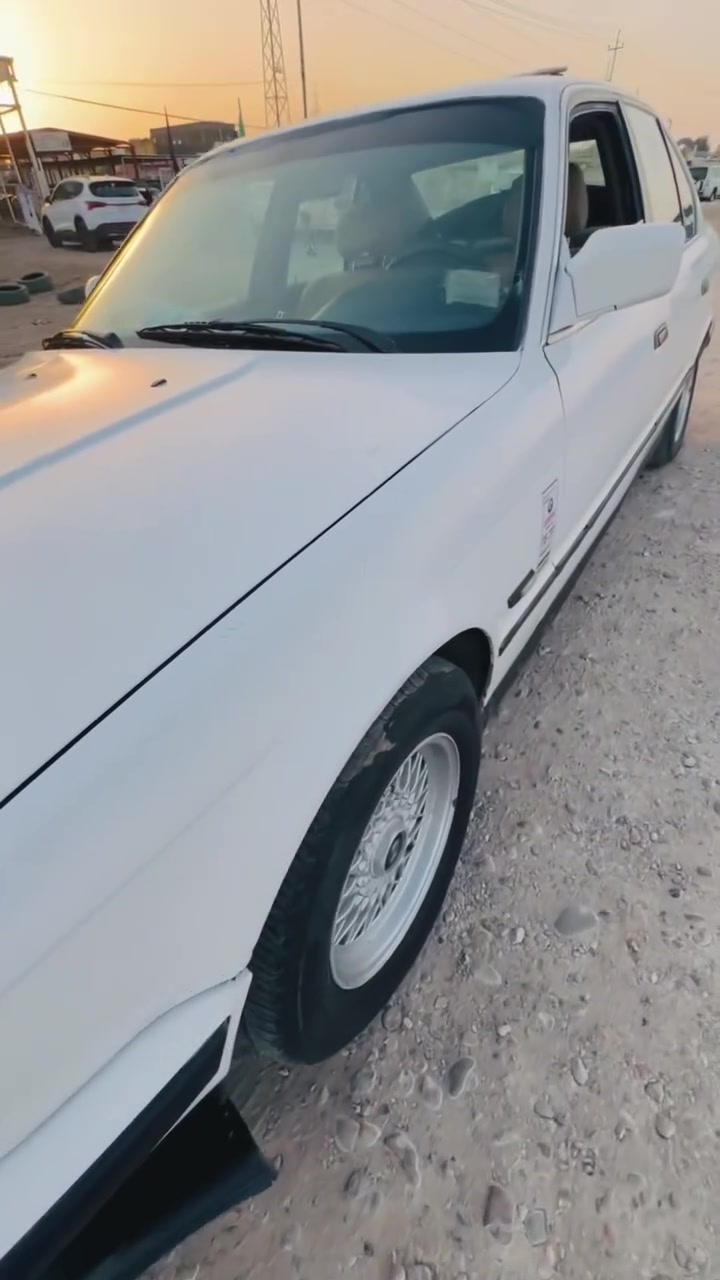 السلام عليكم 

بي ام 525 اصل  سعرها ٣٩ 
موديل 90رقم مثنى دولي باسمي إلى 2030 تحويل ثاني يوم         
مكان السياره الناصريه_الرفاعي 📍

السياره صبغ عام للجماليه  ومبدل بيها جامع الامامي الأيمن
كير و مكينه  خير من الله 
كشنات جلد  تحكم كهرباء 
ويل خليه تاير نظيف 
اكسل جديد
الكهربائيات شغاله من الدعاميه للدعاميه 
 عربانه كامله خلفي  و امامي جدد 
بريك جديد  راديتر ماي جديد 
فتحه دگمتين
الشراي. يراسلني او يتصل على /***********
