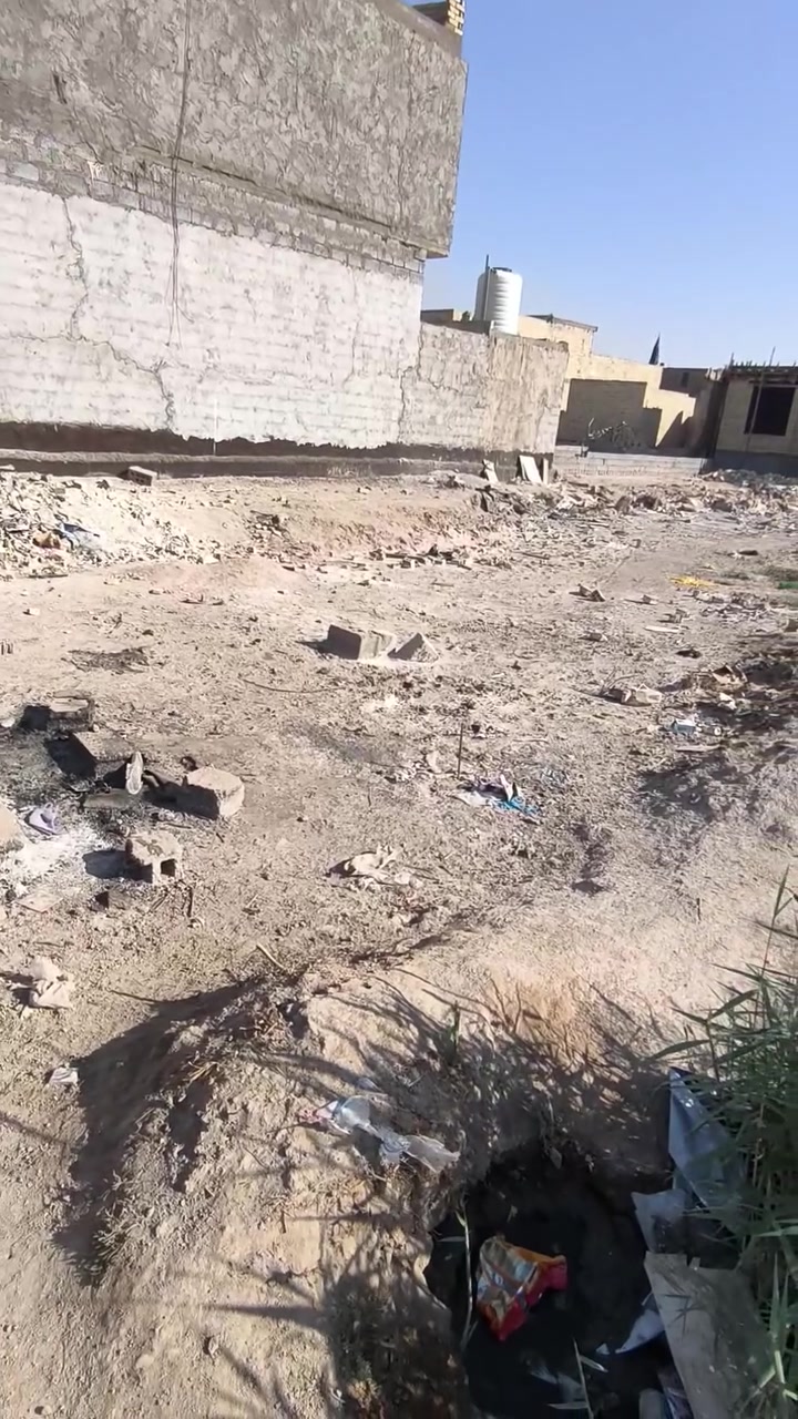 قطعه ارض للبيع مساحه 100 متر مربع سند 25 زراعي ابيع 50 او 100 متر مال واحد متوازي ويريد يزوج السعر والتفاصيل ***********
