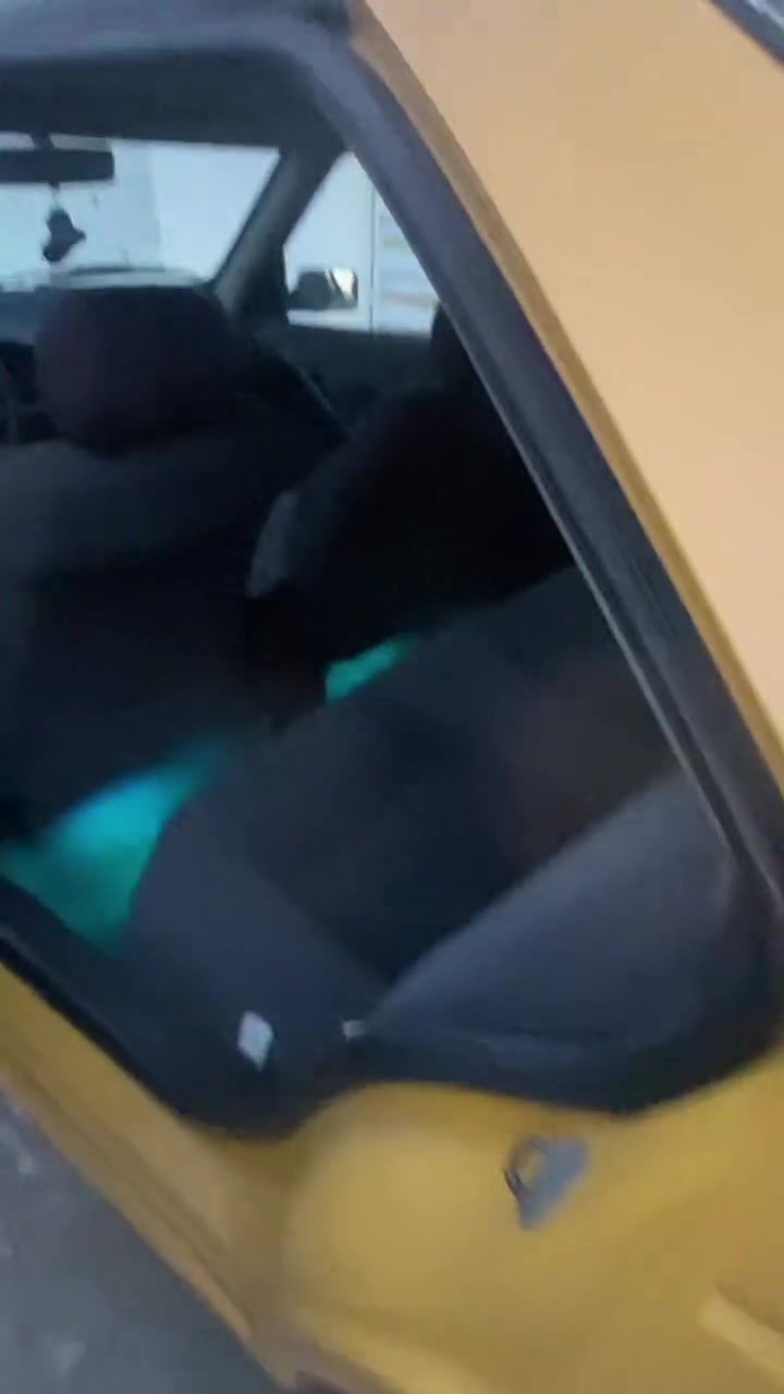 يا الله السلام عليكم بيجو بارص ٢٠١٥ السياره بيها بنيد مبدل طاير ضارب بس الجامه مواصل للقماره ابد رقم بغداد نكليزي مصفره هيئة وغرامات السياره صفاحها موس غرفتها حلوه جديده مراوح جديده مكينه جديده تبريد شغال وثلج السياره ناقصها بس صدر صدر فقط السياره جاهزه وجديده السعر ٤٥ وبيها مجال كلش بسيط مكاني بغداد الدوره للاستفسار ***********
