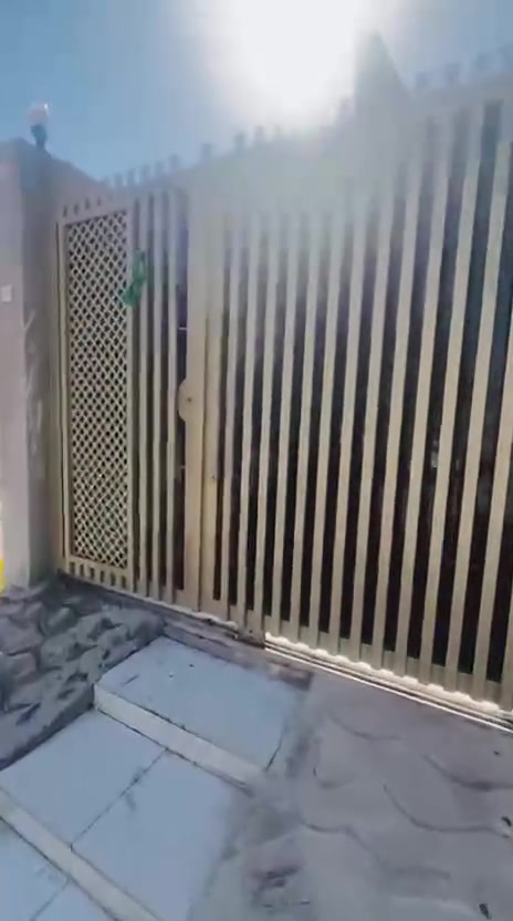 دار للبيع طابو زراعي  مساحه 318 متر مقابل مدير الناحيه  شارع تبليط عرضه 8 متر
بناء حديث  يتكون من غرفتين وصاله واستقبال ومطبخ ومجمع صحيات داخلي وخارجي 

بناء درجه اولئ

#ملاحضه يرهم مراوس وفرق بقطعه طابو صرف أو بيت حسب القناعه 

***********
