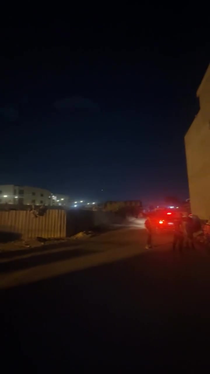 سلام عليكم قطعه  ارض زراعيه واقع حال موقعها كلش حلو  قطعه تجاريه خلف لمستشفى الفضيليه حي سلام  مساحته 53
جبهه 6و25 نزال 8ونص 
مسيجه داير مداير رباط شريطي الستفتسار اكثر تواصل مع هاذ رقم 
***********
