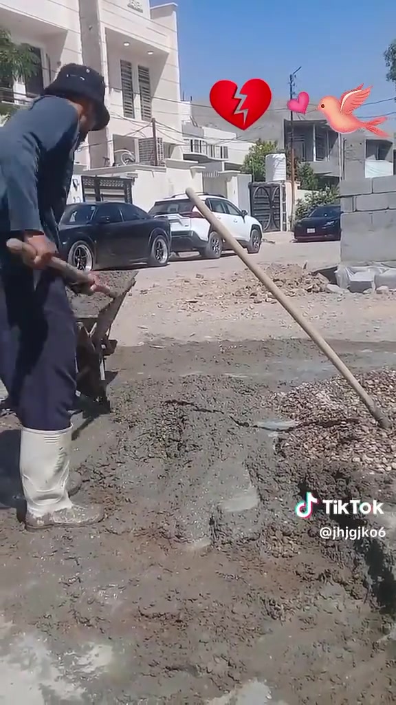 عمال صب ارضيات سفتتك تفليش تربيع سبيس جلمود حدل لبخ بتلو *********** مع كادر
