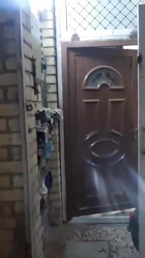 #السلام عليكم 
دار للبيع حي الساتين شارع احمد الوائلي من جهه السريع الجديد المساحه ٥٠ متر واجهه ٤٫٥ نزال ١١٫٥ البيت مثل ما موضح بالتصوير بي نواقص 
واجهه 
بايات الدرج 
كاشي طابق ثاني 
بيتونه 
البيت زراعي سند ٢٥ ملك صرف عرض الشارع ٨ متر كامل مي تبليط مجاري يرادله ترتيب البيت بسعر مناسب جدا 
السعر ٧٥ مليون وبي شي بسيط 
للاستفسار ابو علي الخزعلي للعقار  ***********
