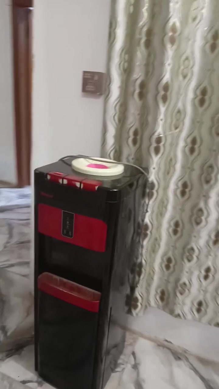 سلام عليكم براد ماء للبيع ماداخل تصليح ابد برودته شرط ثلج السعر 65
***********
