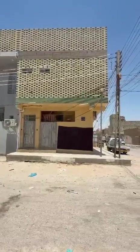 بناية تجارية الوارد السنوي ١٢ مليون وأكثر مساحه ٧٥ متر قرب الشارع العام الجمهوريه الجديدة الثالثه مشتمل وشقتين  بناء سنة ٢٠٢٥ للبيع بسعر مناسب للتواصل *********** /*********** مكتب ابو سيف الجبوري للوساطة العقارية
