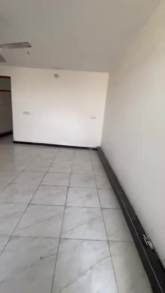 شقه طابق ثاني قريبه عله جسر صدام وره الجسر مناسبه معزوله عزل تام نضيفه عادي طلاب مقابيل جامعت السلام ***********
