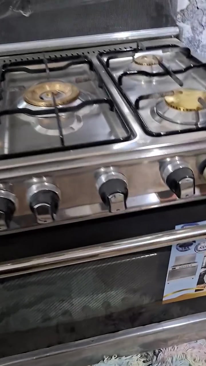 طباخات غاز مستخدمة بحالة ممتازة جداً! 🧑‍🍳🔥
طباخات غاز مستعملة  للبيع (نظيفة جداً وشبه جديدة)، مفحوصة وشغالة 100% ونارها زرقاء وقوية.
​✨ مواصفات ومميزات الطباخ:
​الحالة: مستخدم نظيف جداً وبحالة ممتازة (كل عيونه والفرن شغالين تمام).
يوجد لدينا استبدال طباخ القديم مع فرق السعر الطباخ خمس عيون ٢٠٠واربع عيون ١٢٠ مكاني كربلاء فريحه خلف شركه رنا للاستفسار واتساب أو خط ***********
