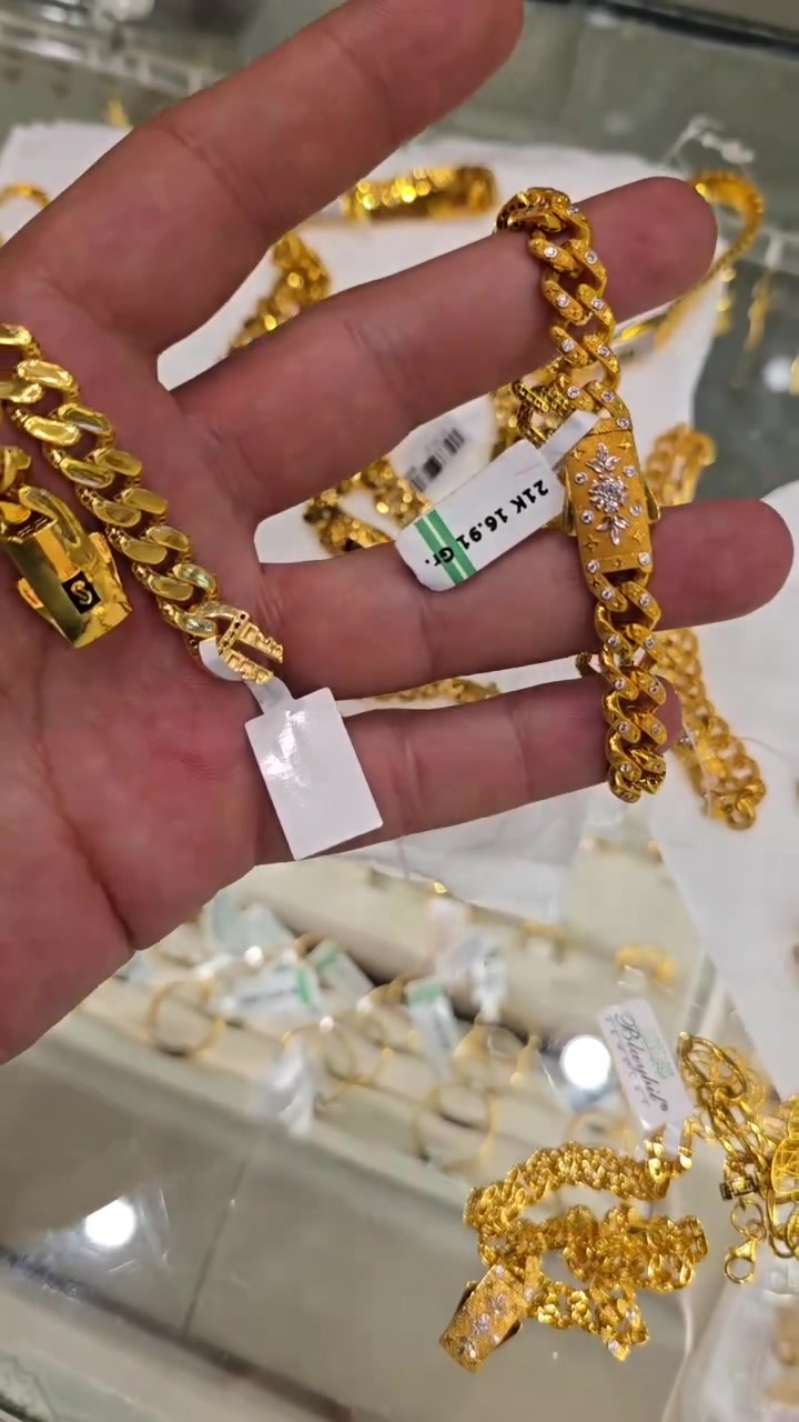 سوارات • موناكو • روبت كوين