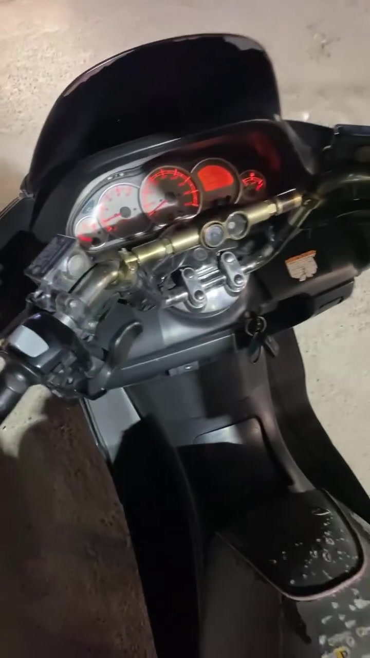سلام عليكم 

اخوان دراجة نوع ماجستا دبل رون محرك 250cc كهربائيات كلها شغالة هاند بريك شغال بصمة تفتح وتقفل جوزة شلعه ومعدل تجي وتشوف بعينك الدراجه بيها نقوصات بسيطه مثل ماموضح بالصور مكينه نضيفه السعر (750) وبيها مجال لاخوتي الطيبين ***********
