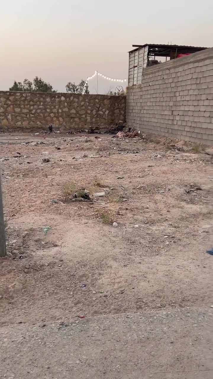 سلام عليكم عرصه للبيع عمود ٢٢٠ شارع كربلاء نجف طريق ياعلي تصلح بيت حسينيه قريبه عن شارع ثاني عرصه تبليط ماء كهرباء مدارس متوازي عالبيع مناسبه كلش للاستفسار ***********

