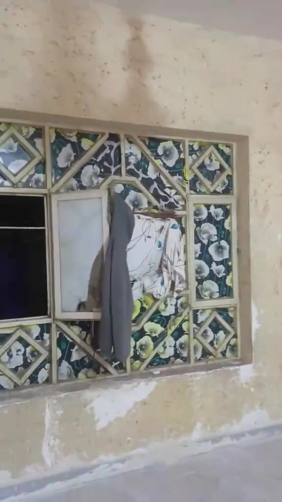 سلام عليكم الي يريد خلفه مال صبغ بيوت داخل  ديكورات واجهيات مع التصليح والترتيب اتصال على الرقم ***********
