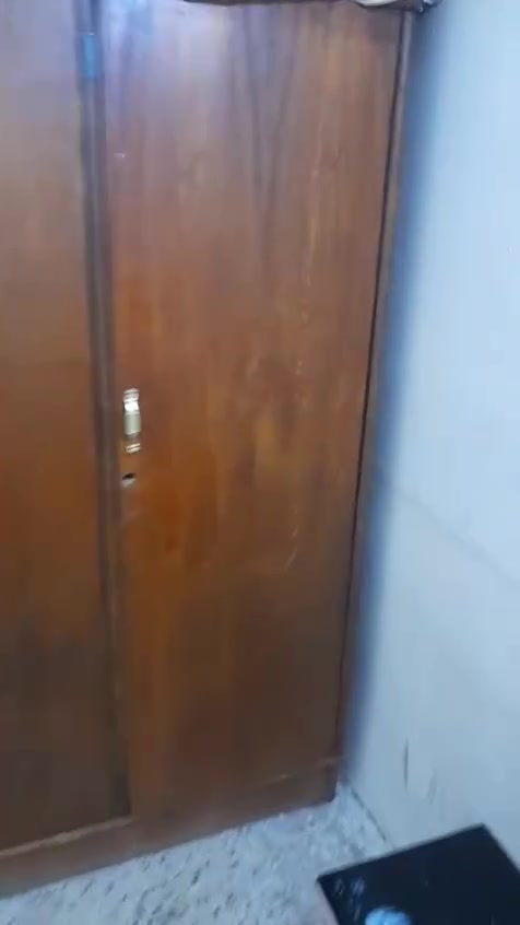السلام عليكم كنتور صاج نضيف سعره 100 وبي مجال ومبرده جديده سعرها 250 وبيها ومجال والفرفري باله 10 كارتونات 150 مكاني حي العامل رقمي وبي واتساب ***********
