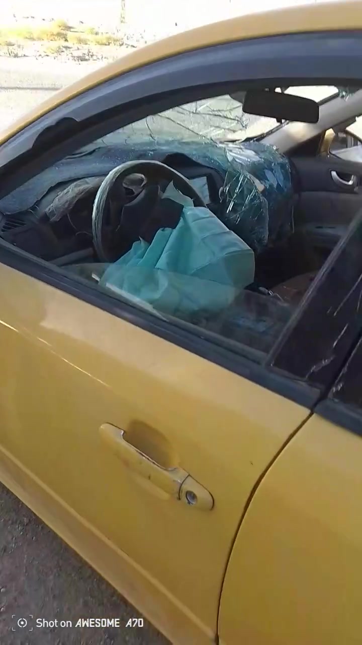 السلام عليكم ورحمة الله وبركاتة 
سوناتا موديل 2008وارد خليجي السيارة حادثهة كما موضح بالمقطع الفيديو كير ومحرك مابيهن شي السعر  45 ورقة وبيهة مجال الاستفسار اتصال على الرقم ***********متوفر واتس آب

