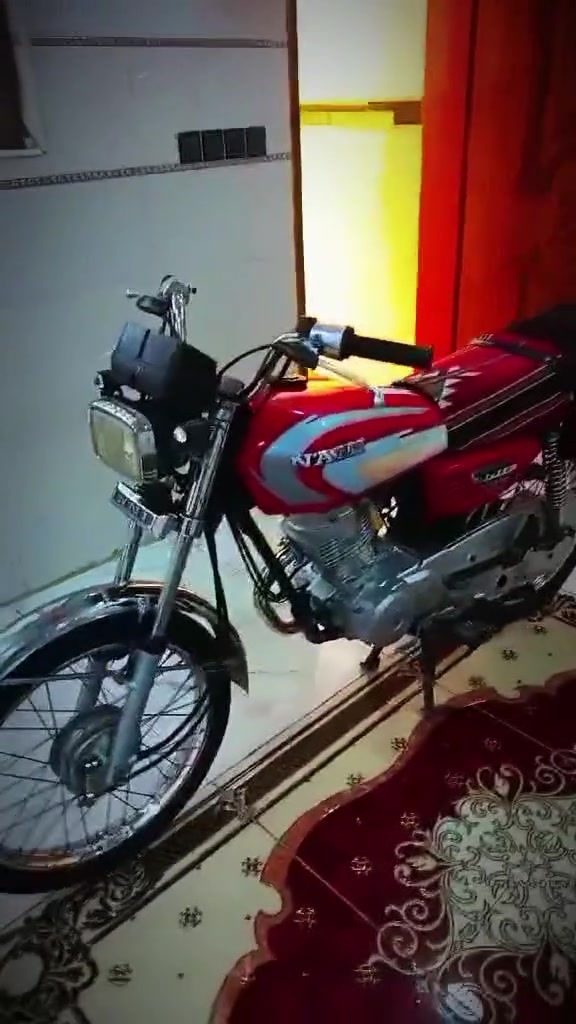 سلام عليكم دراجة للبيع نامة موديل 2023 اوراق كاملة كفالة عامة مكاني ميسان الكحلاء الشراي يتصل (***********)
