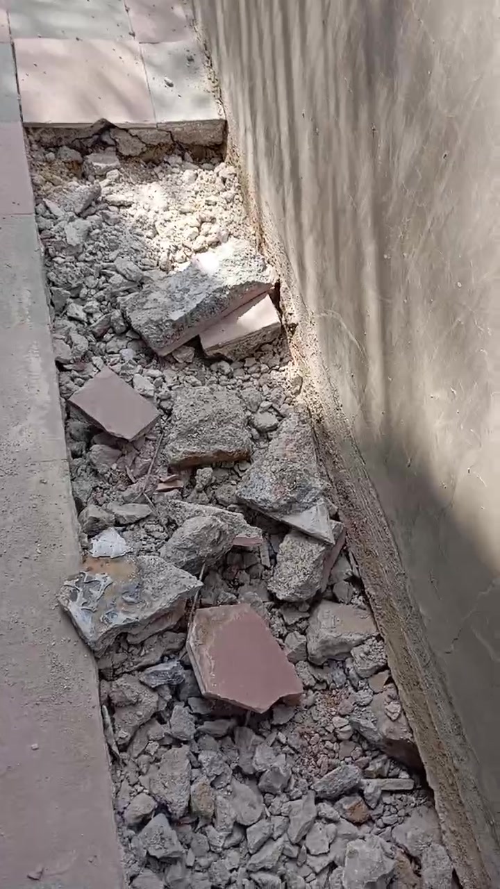 منو محتاج تفليش حفر تنضيف انقاذ صبغ بيوت شبابيك بيبان أنا موجود العنوان كربلاء طوريج الهندية اشتغل على اليوميه ثمانية ساعات رقم الهاتف الموجود بيه واتساب وبل الخدمه ‏‪‏‪***********‬‏