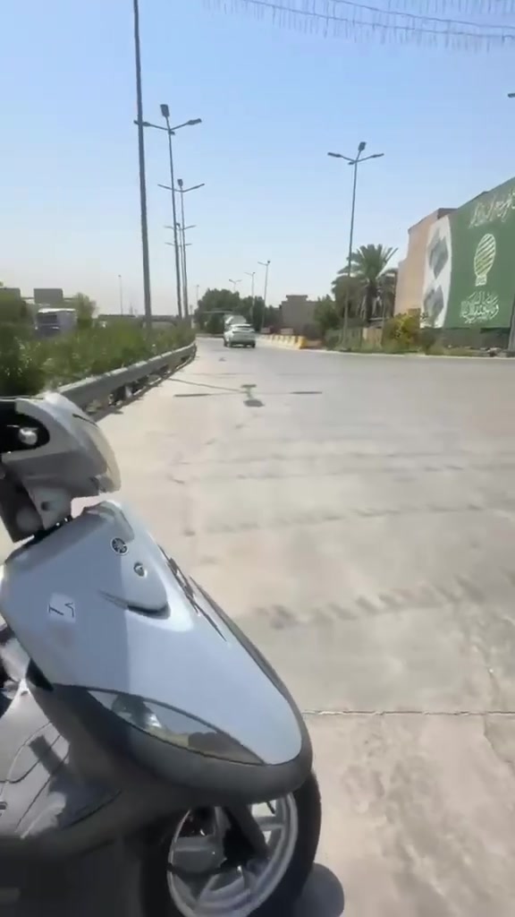 السلام عليكم للبيع ماكس عدله
دراجة بلادية مكينه ممفتوحه 
الدراجه نظيفه ومرتبه مكينه ناعمه كفرات بلادية
عليها ويل كب رياضي
وتايرات جلاتين اصليه 
عليها عدسه زنون 
بيها صالنصه ستيل وانطيك وياها صالنصه صوتها بلادي رياضي اصليه 
عليها واقيه طين رياضي 
الدراجه نقصها الهندر مالتها يحتاج هلاله فقط
نكره بكل وكت 
مكاني بغداد اعظمية 
*********** 
السعر ٨٠٠ وبيها مجال بسيط

